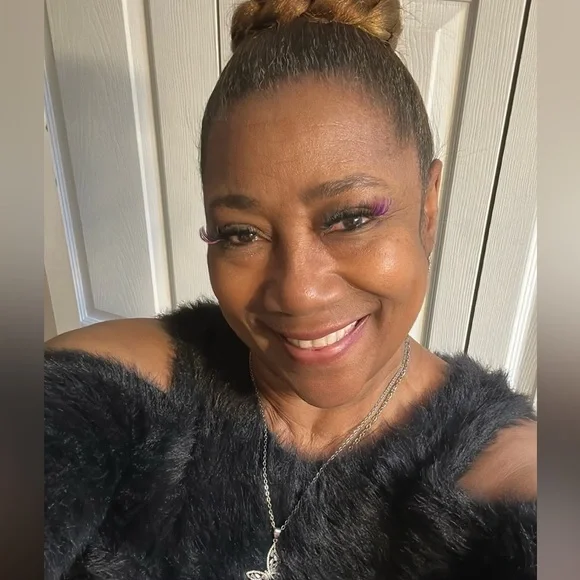 JUSTASEASON, ALL THE BEAUTIFUL ITEM PURCHASES ON MY POSHMARK JOURNEY. THANK YOU - Picture 4 of 11